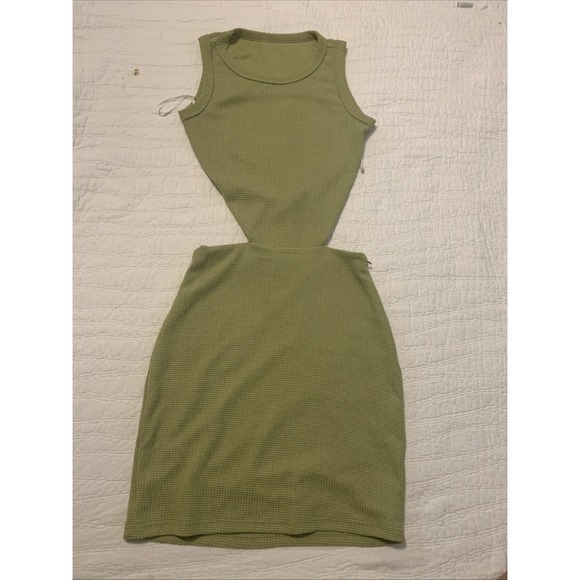 olive green Sabo dress open at the back size Large - Picture 3 of 6